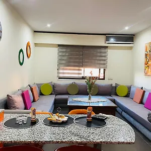 Apartment Avec Piscine A 150m Des Jardins Majorelle, Marrakesh